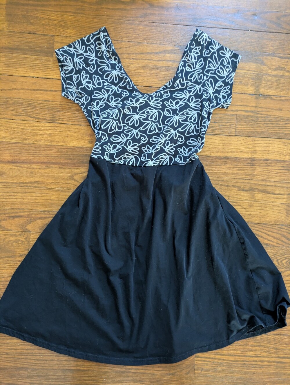 Pact Organic Floral Fit And Flare Crossback Mini Dress M